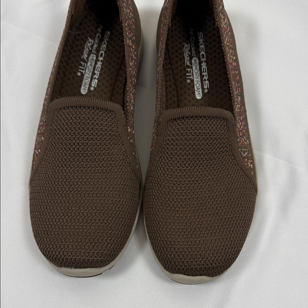 Skechers Women's Brown Slip-On Sneakers like New - Picture 3 of 10